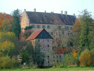 Malerisch gelegenes Schloss Aschach