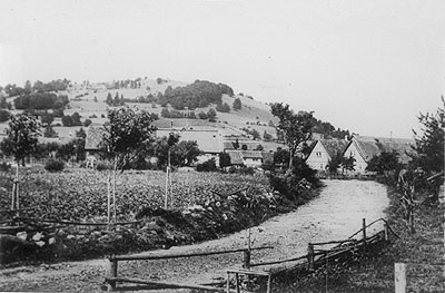 Der Kleine Auersberg mit dem abgesiedelten Dorf Rothenrain