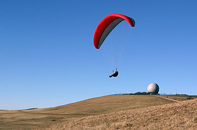 Paragliding am Weltenseglerhang der Wasserkuppe